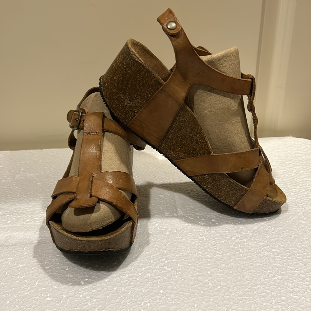 Eric Michael Lolasabbia leather strap buckle cork wedge sandals  size 37(6.5-7)